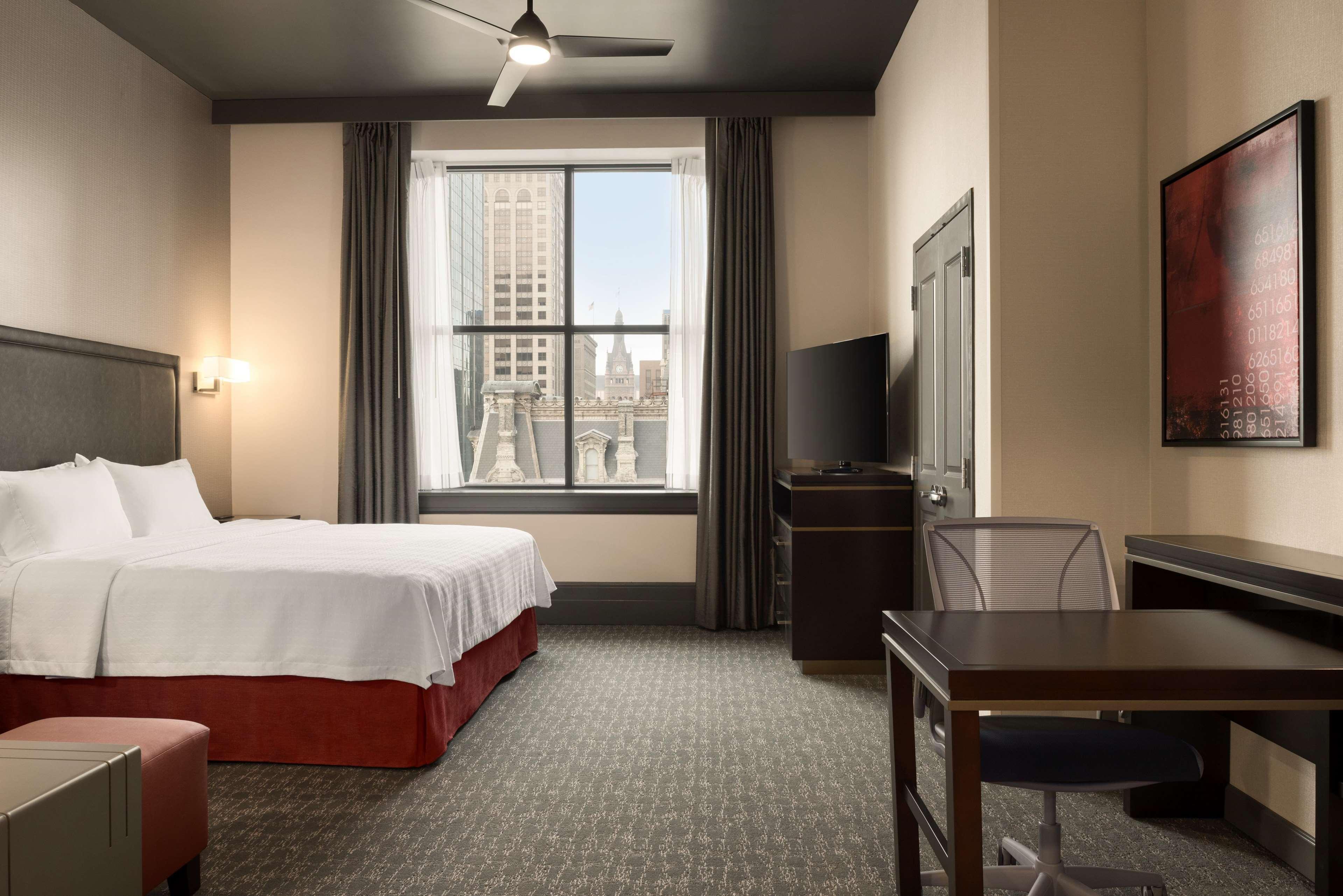 Homewood Suites By Hilton Milwaukee Downtown Екстериор снимка