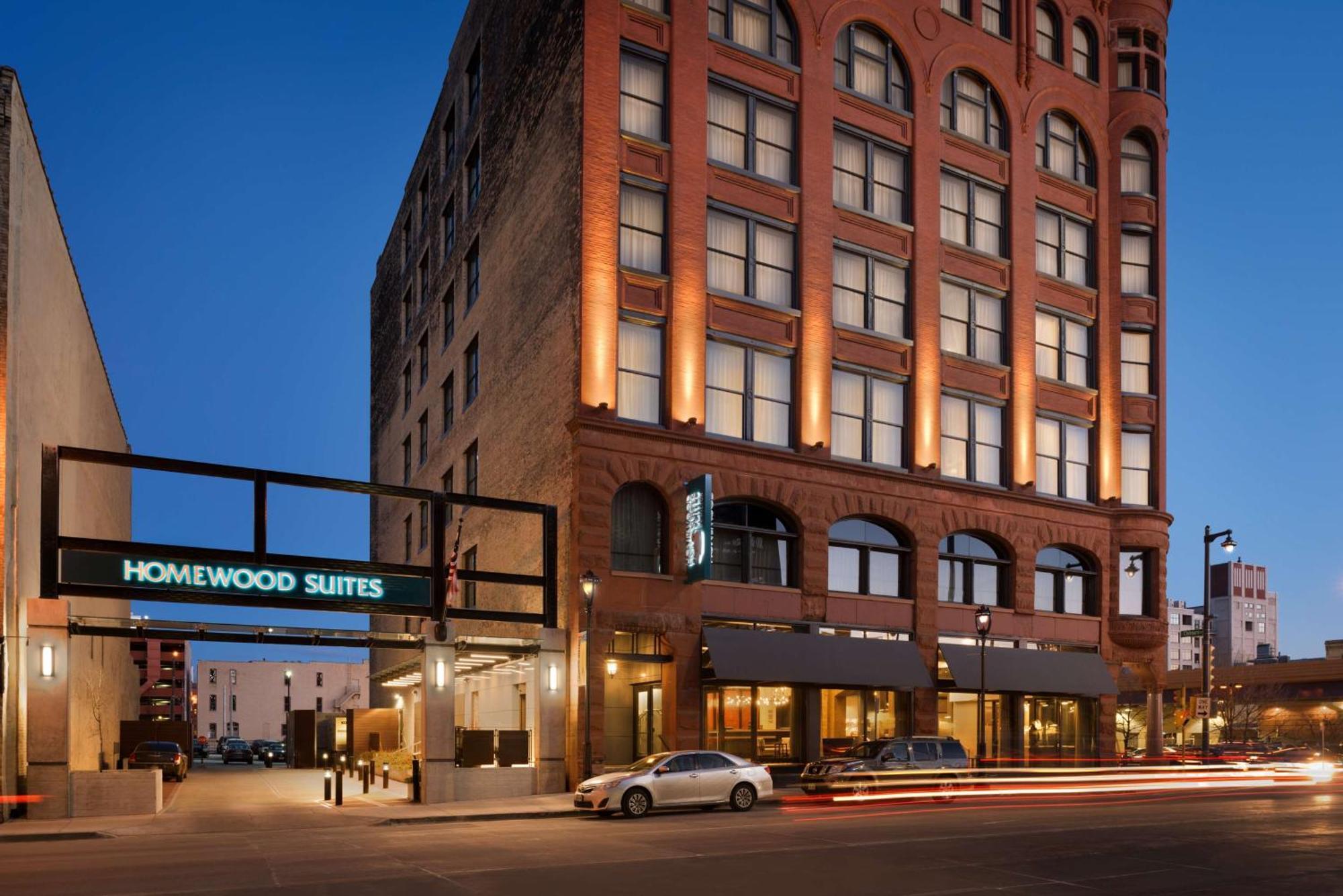 Homewood Suites By Hilton Milwaukee Downtown Екстериор снимка